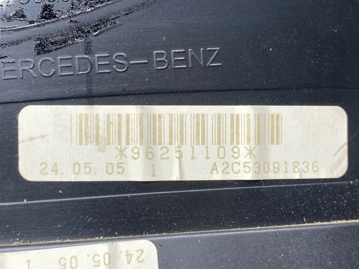 фото №10, Mercedes-benz c w203 2005 спидометр a2035404048
