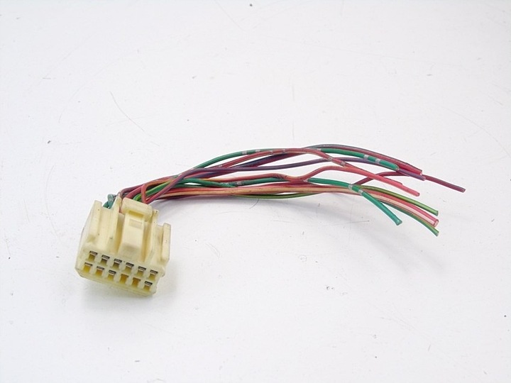 фото №1, Штекер разъём toyota avensis t25 corolla yaris verso rav 4 celica