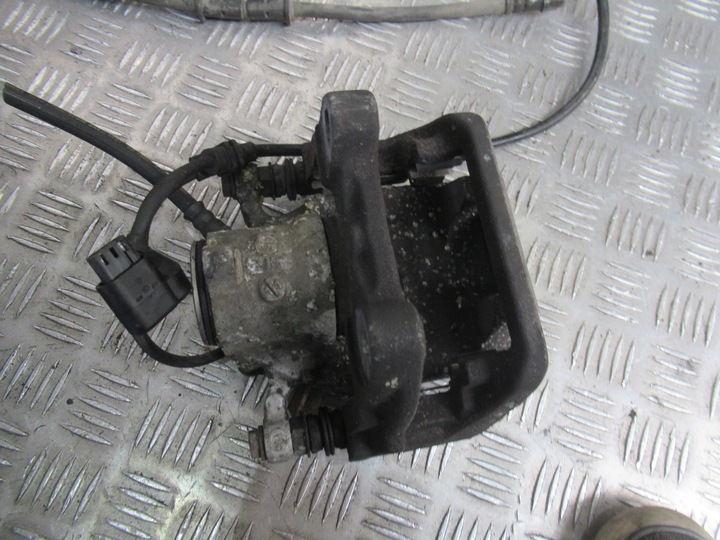 фото №13, Mercedes w222 супорт затискачі гальма комплект