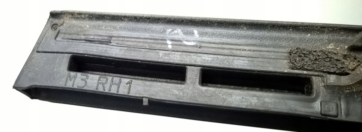 фото №11, Maserati grecale m182 молдинг накладка чёрный правое зад oem номер 670178926