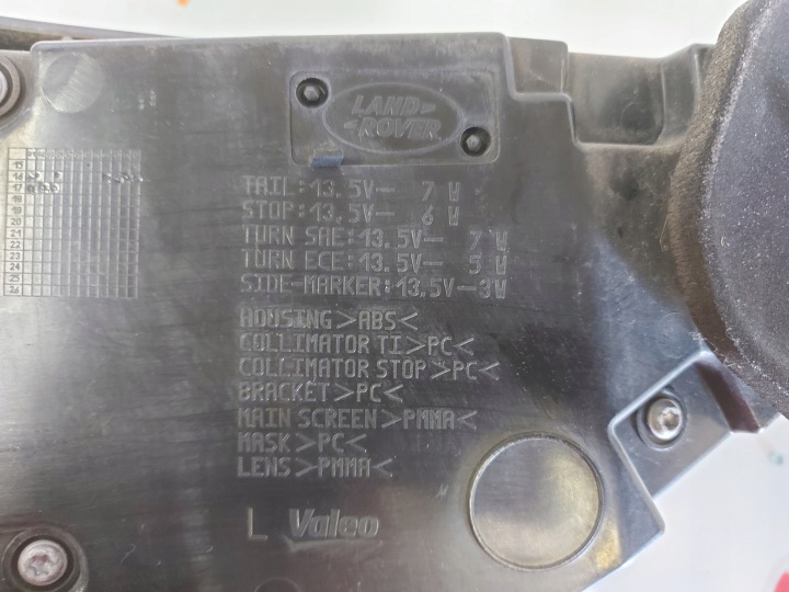 фото №9, Land rover discovery v 17r фара левая зад w крышка багажника hy32-13405-af