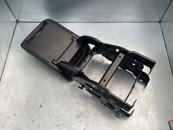 фото №5, Audi a5 8t купе sportback a4 b8 подлокотник кожаный + каркас