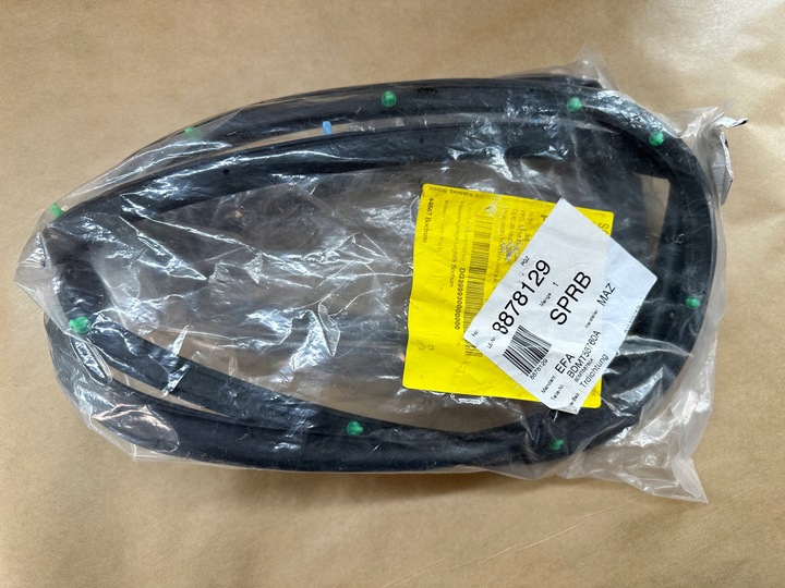 фото №1, Mazda 3 прокладка дверь передних bdmt58760a