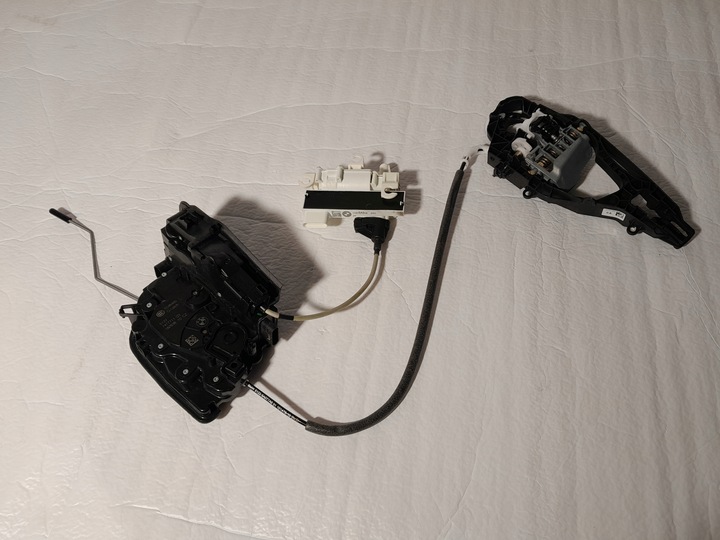 фото №1, Bmw 7' g11 lci замок доводчик комплект левый зад 7477711 5a36ea5