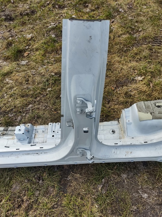 фото №4, Mg zs ev 2023 - четверть порог стойка