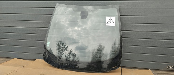 фото №1, Стекло лобовое передняя renault zoe 2016r + датчик оригинал