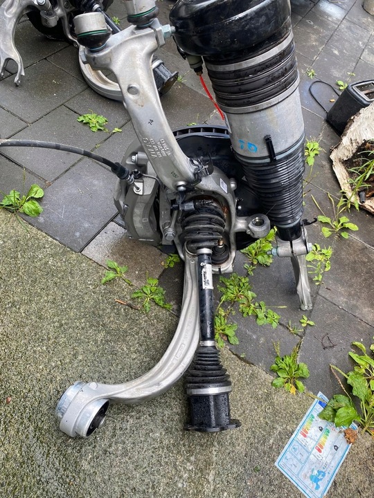 фото №7, Амортизатор поворотный кулак ступица audi q8 правые lub левый