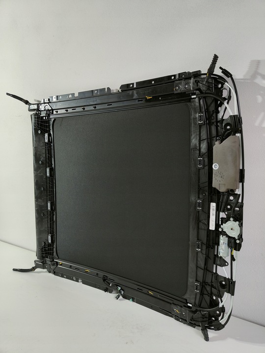 фото №11, Люк стеклянный панорама sky lounge bmw g06 f96