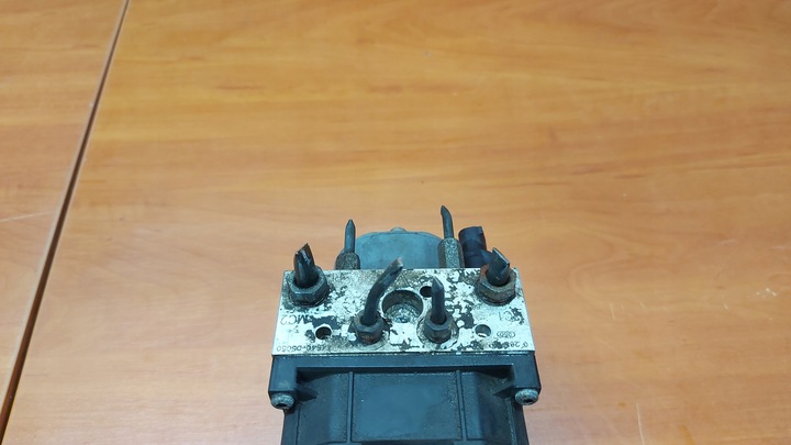 фото №8, Насос гальмівна abs toyota avensis t25 03-