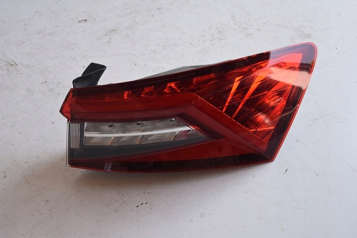 фото №1, Skoda kodiaq лампа зад