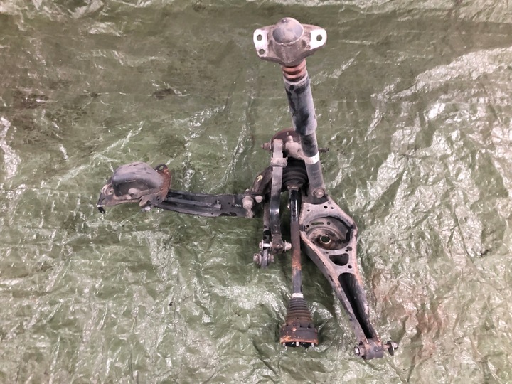 фото №4, Passat b6 3.2 4motion поворотный кулак ступица рычаг зад