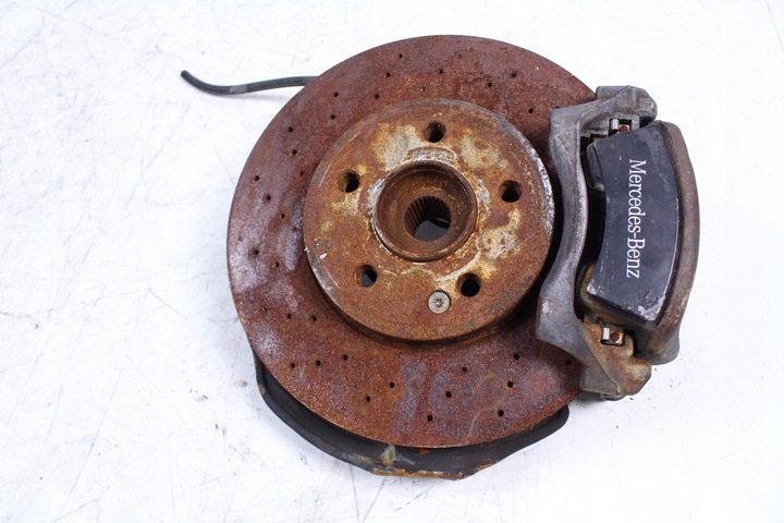 фото №1, Поворотный кулак правые перед mercedes w117 cla 18r. 2.2d