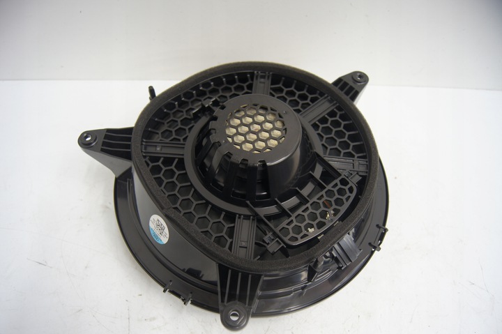 фото №7, Динамик левый + правые задний + переднее + сабвуфер audi a38v a3 8v sedan рестайлинг