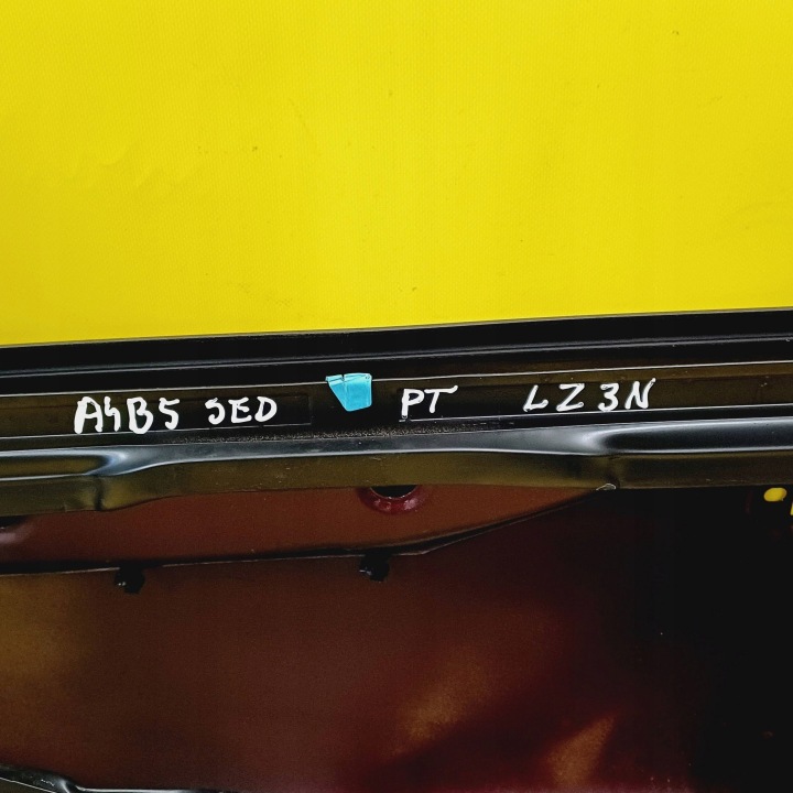 фото №9, Дверь правая зад правое задние audi a4 b5 5 дверь sedan lak: lz3n nr14