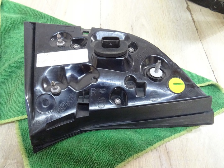 фото №12, Tesla модель 3 лампа правая зад задняя 1077400 llu