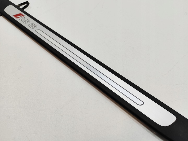 фото №2, Audi rs6 c7 накладка планка порогова led перед права 4g0853374c