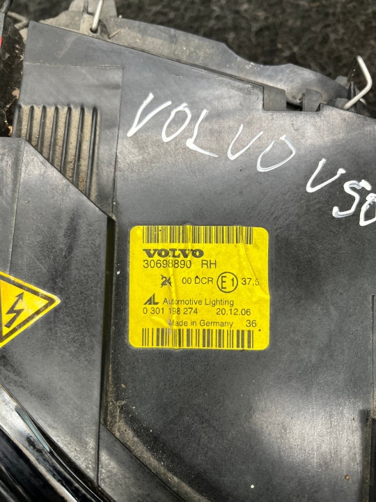 фото №8, Volvo v50 фара праве перед ксенон oem номер європа 30698890