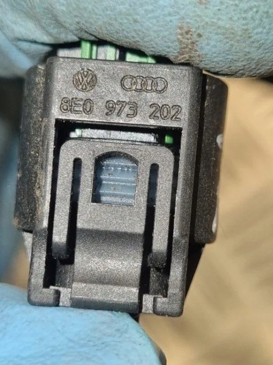 фото №7, Трубка  насоса склоомивача seat exeo 3r2 8e0973202 2.0l бензин 147kw