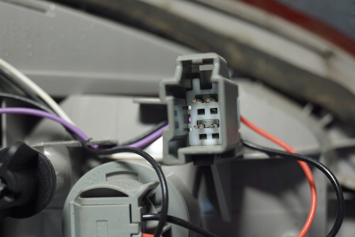 фото №11, Лампа праві зад ford focus mk3 рестайлінг універсал кришка