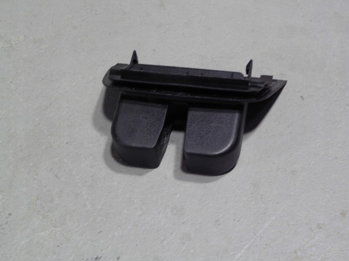 фото №4, Audi a3 8p sportback // защита замка крышки багажника 8p4827520