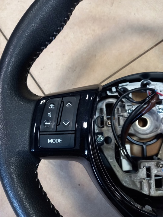 фото №8, Руль toyota yaris iii рестайлинг. кожа з круиз-контроль оригинал.