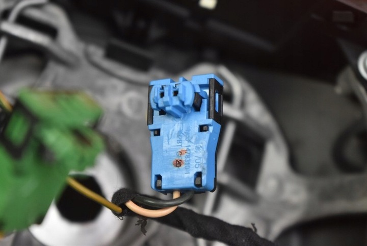 фото №8, Руль мультифункция 96591806zd citroen c4 c 4 1 i 04-08