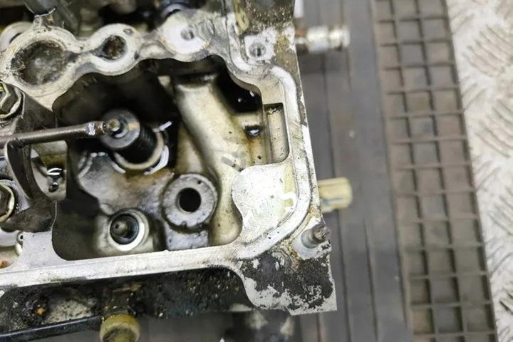 фото №6, Головка двигуна toyota corolla verso _e12_ 42a25004 2.2l дизель 66kw 2006