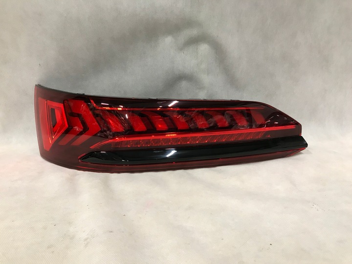 фото №1, Audi q7 4m sq7 рестайлинг лампа задняя левая matrix opt1 европа