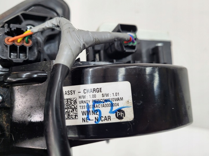 фото №6, Гнездо зарядки крышка hyundai ioniq v 21- p695c0gi010