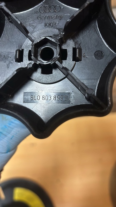 фото №6, Вкладка багажника колеса запасного audi a3 8l 8l0012109