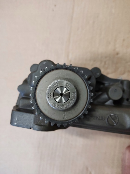 фото №7, Насос масла mercedes a2641800001 r2641810001