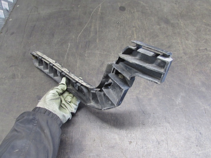 фото №9, Ползун бампера левый зад volvo v50 i рестайлинг 07-12r 30763017