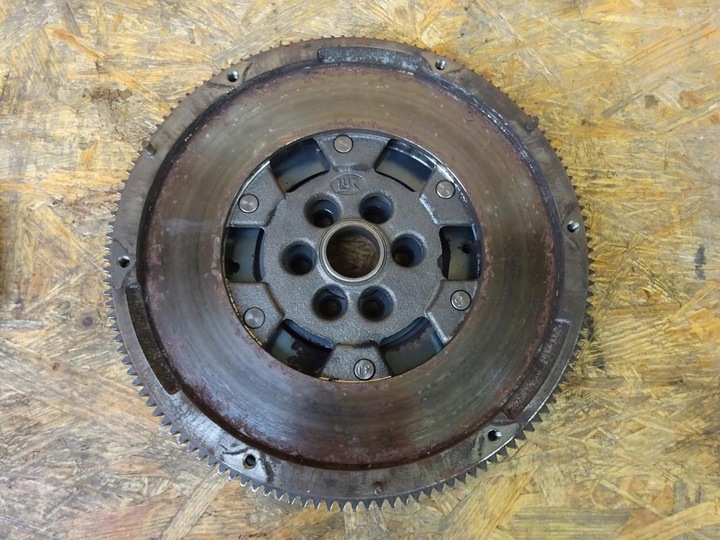 фото №8, Audi q3 8u 2.0 tdi зчеплення комплектні маховик з двома масами набір luk 03l141025t ідеал