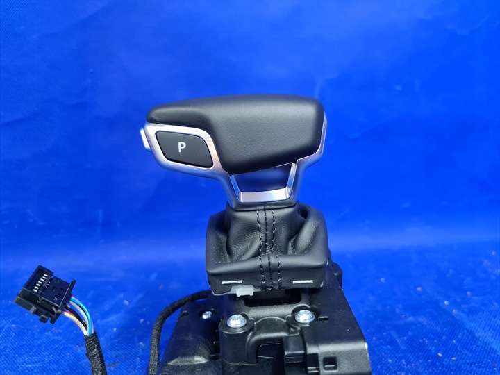 фото №10, Audi a4 b9 a5 выборщик домкрат изменения коробки передач комплектный чехол 8w1713041e