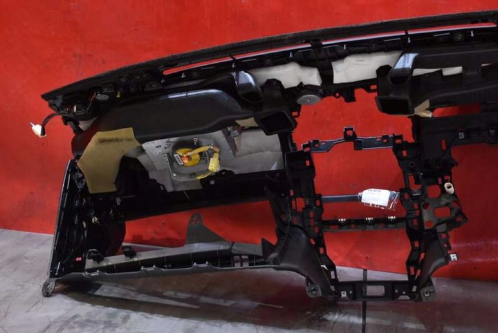 фото №8, Панель роздавальна консоль капот eu toyota avensis t27 09-11