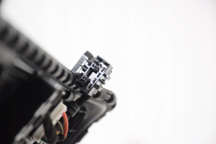 фото №11, Bmw x7 g07 ролета антрацит люк планка захист зад задній малий