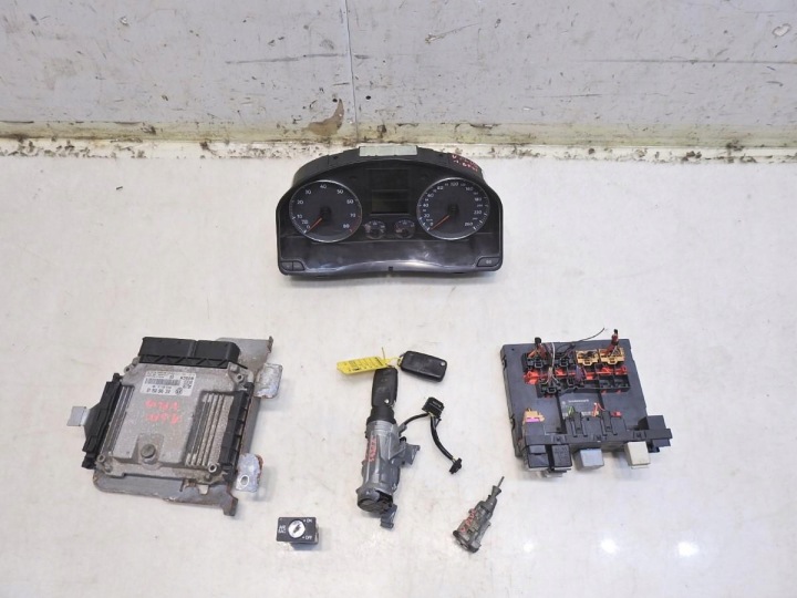 фото №13, Комплект стартовий vw golf v plus 1.6 fsi 03c906056ab 0261s02117 1k0937049m