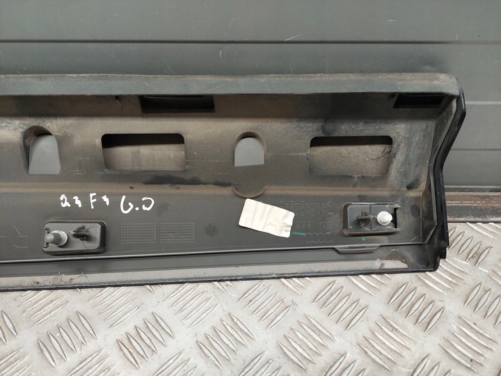 фото №6, Audi q3 f3 83a853970a зад сторона права планки