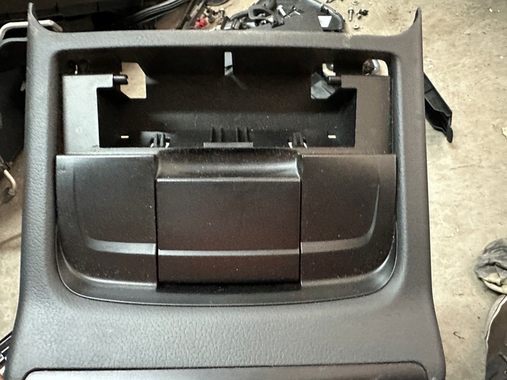 фото №3, Audi a4 b8 корпус туннеля зад