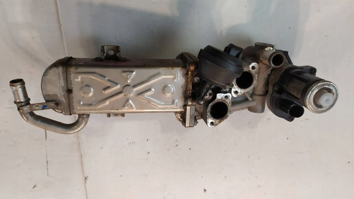 фото №8, Радіатор вихлопних газів egr vw golf vi 03l131512c