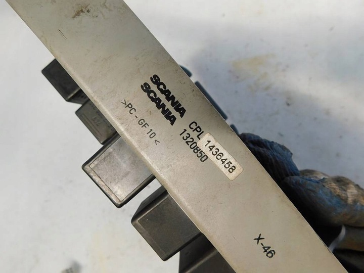 фото №8, Scania p94 260km 2000r коробка предохранителей