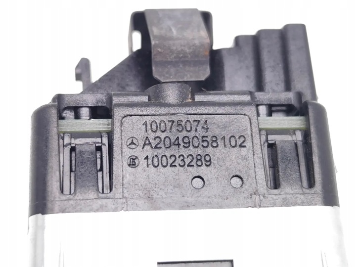 фото №7, Mercedes-benz e-class кнопки стекло 2015 салон 4/5dr a2049058102 14-15