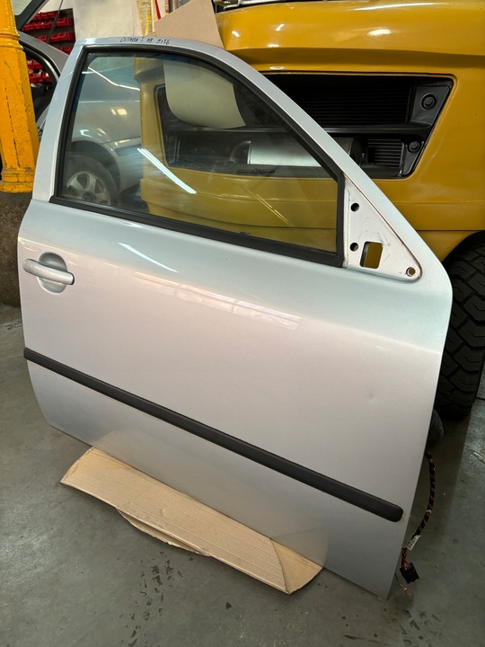 фото №3, Дверь правые передние перед 9156 комплектные skoda octavia i