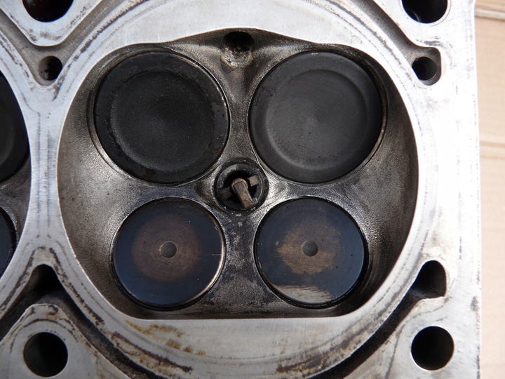 фото №12, Audi a8 d3 a6 c6 3.2 fsi головка права 06e103374b