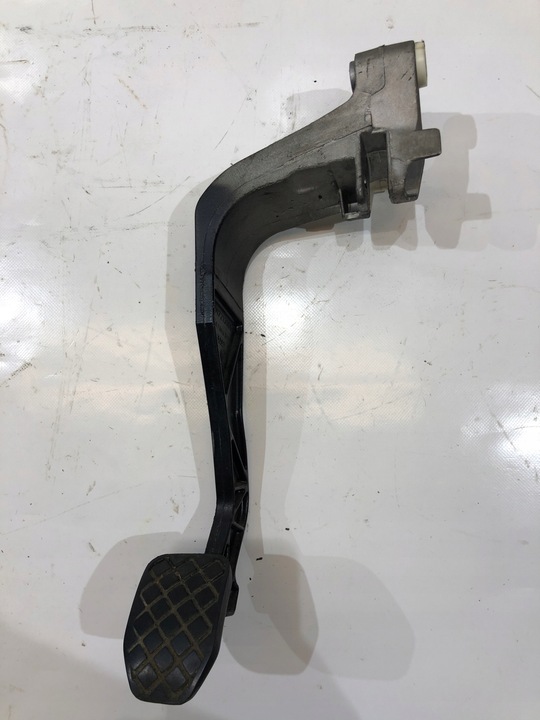 фото №1, Audi a4 b5 педаль рычаг сцепления 1.6b 1998