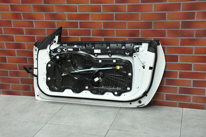 фото №8, Дверь правые bmw 4 g22 g23 m4 g82 g83 a300 альпийский белый alpinwhite