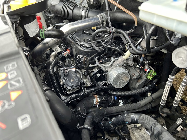 фото №9, Двигатель голый стойка 2.3 dci 170km би-турбо m9t 706 master iii 17r 151tys