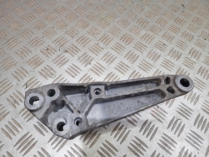 фото №4, Лапи кронштейн кріплення коробки insignia 2.0 cdti