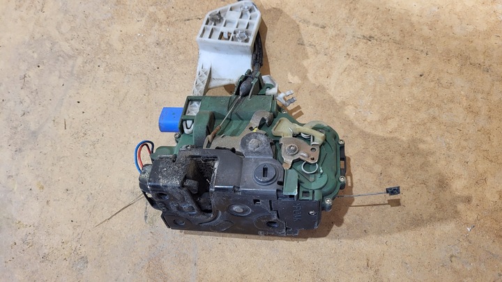 фото №3, Замок дверь правые зад seat ibiza iii 6l 5d 02-08 6 pin