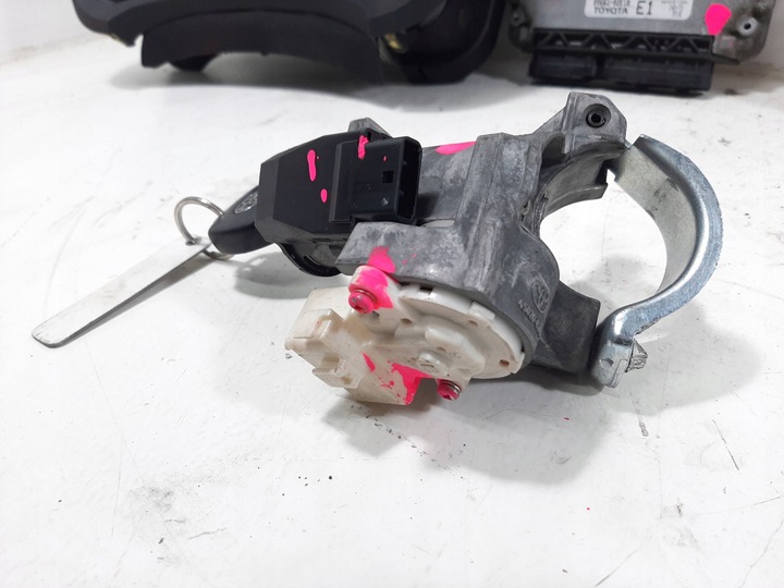 фото №10, Toyota auris e15 1.4 d4d 08r блок керування двигуна набір 0281013413 8966102e10